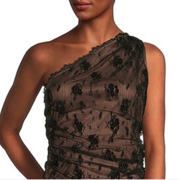 BCBG Maxazria One-Shoulder Floral Aplique Lace Dress Ruched Mini Black Size 10 M - Picture 5 of 14